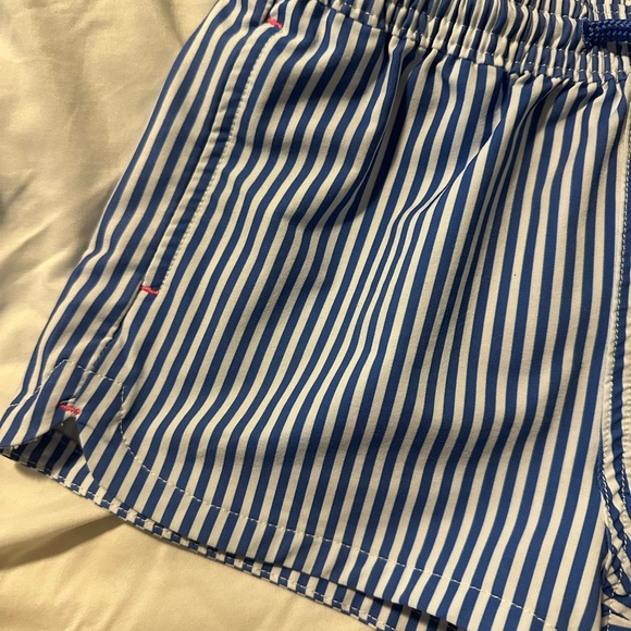 Vineyard Vines Performance Blue And White Stripe Shorts Girls XS - Picture 4 of 6